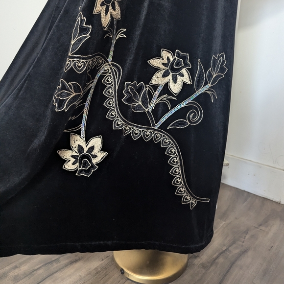 Vintage Velvet Robe/Gown - Picture 10 of 10